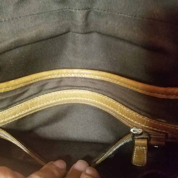 Coach Signature Satchel - Picture 16 of 16